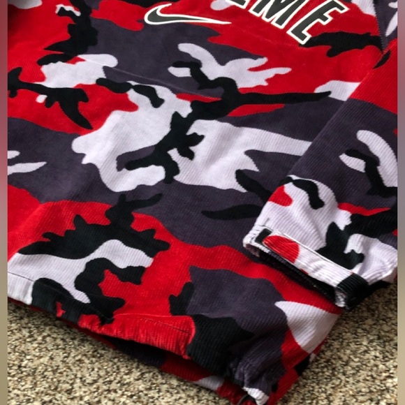 Supreme Nike corduroy full zip hooded jacket. Red camo. Size Lg.  W/ StockX tag - Picture 10 of 13